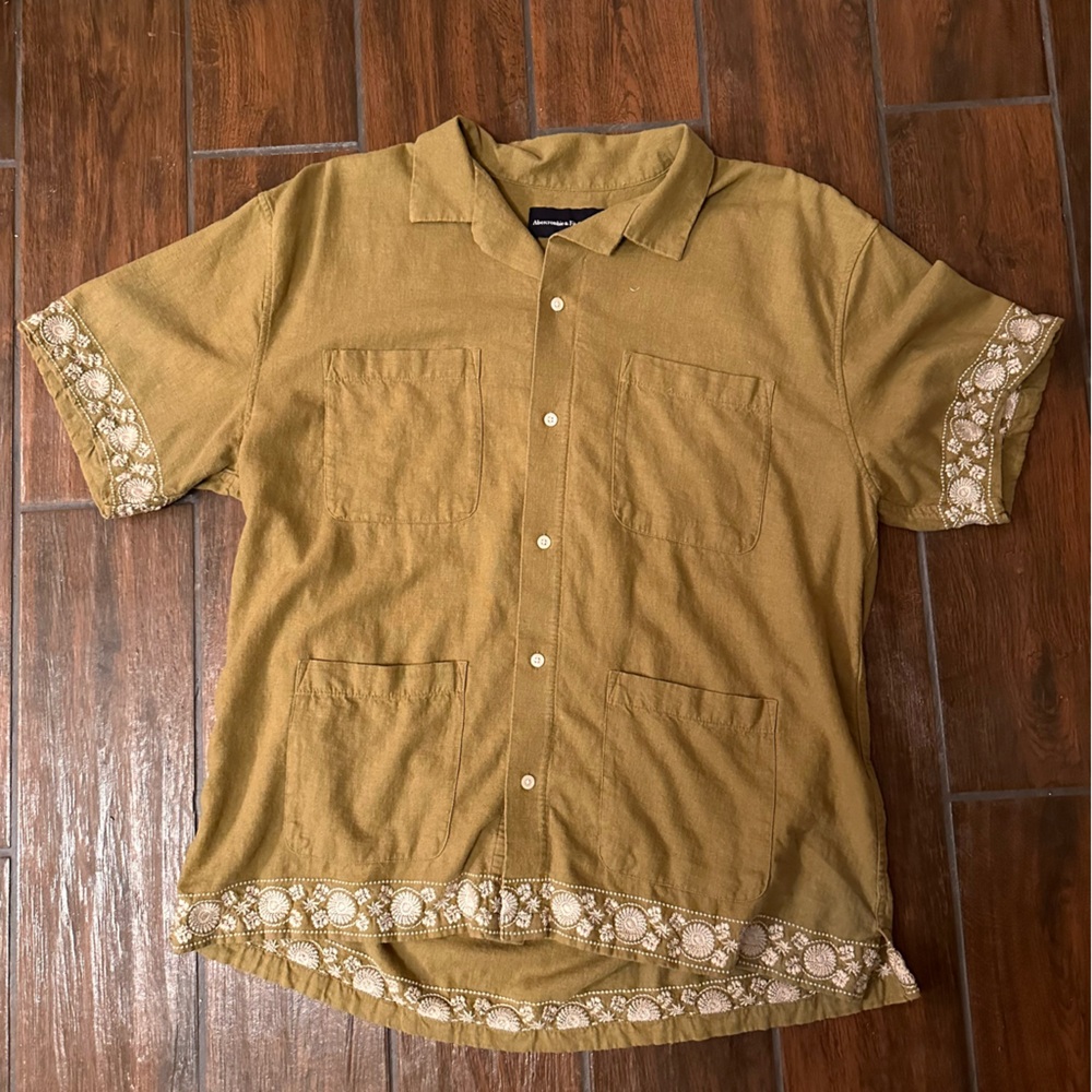 Abercrombie and Fitch linen blend button down shirt. Size XL